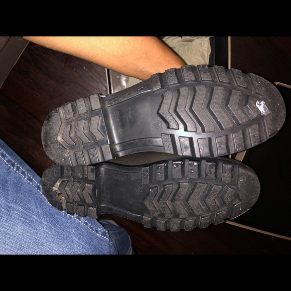 Burberry rain boots - Picture 6 of 8